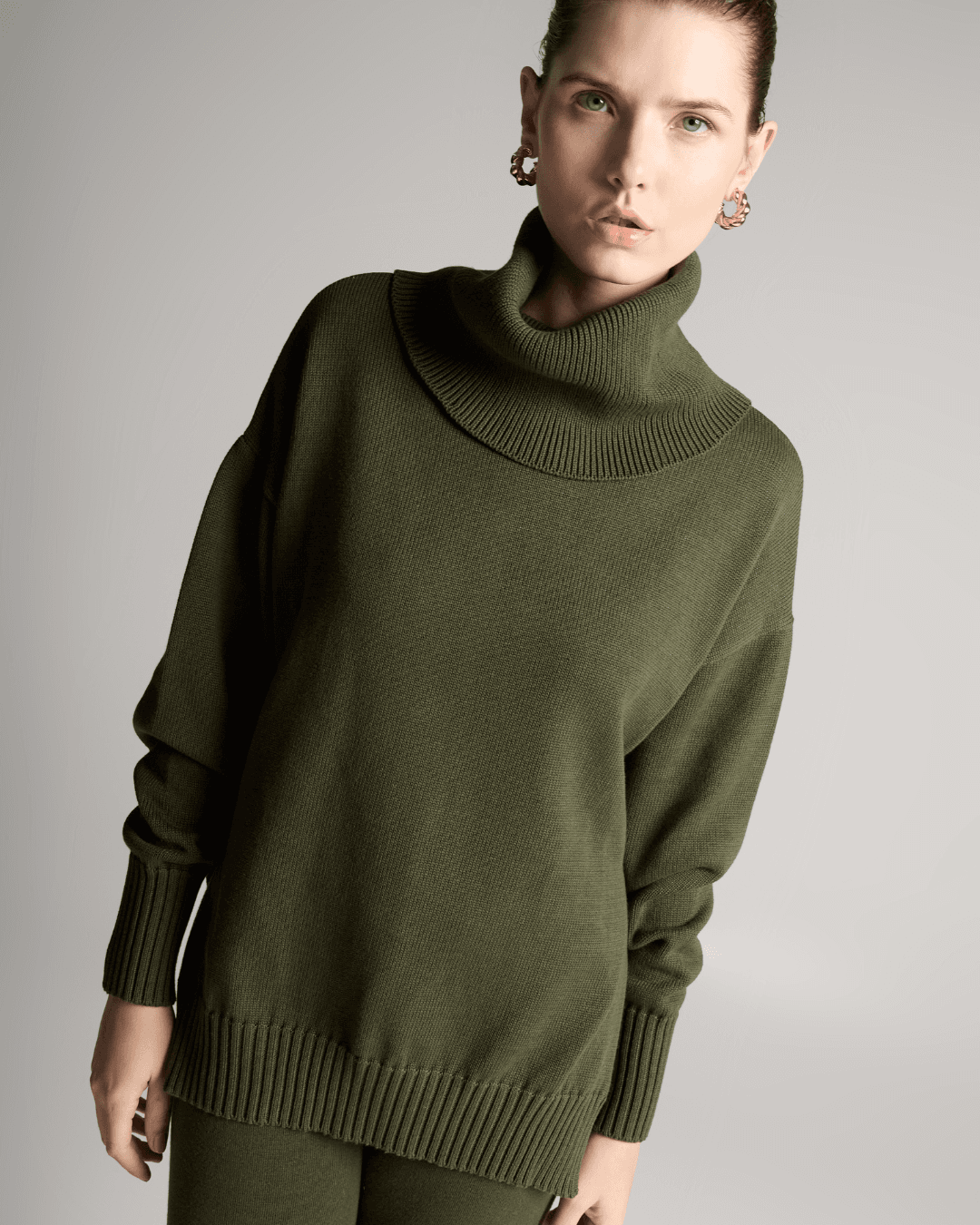 Blusa Básica Ampla Verde Militar - Maria Pavan