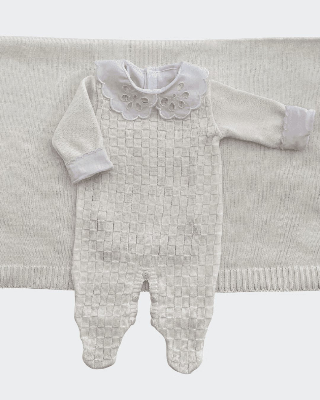 Saída Maternidade Veneza Fem. Off White.