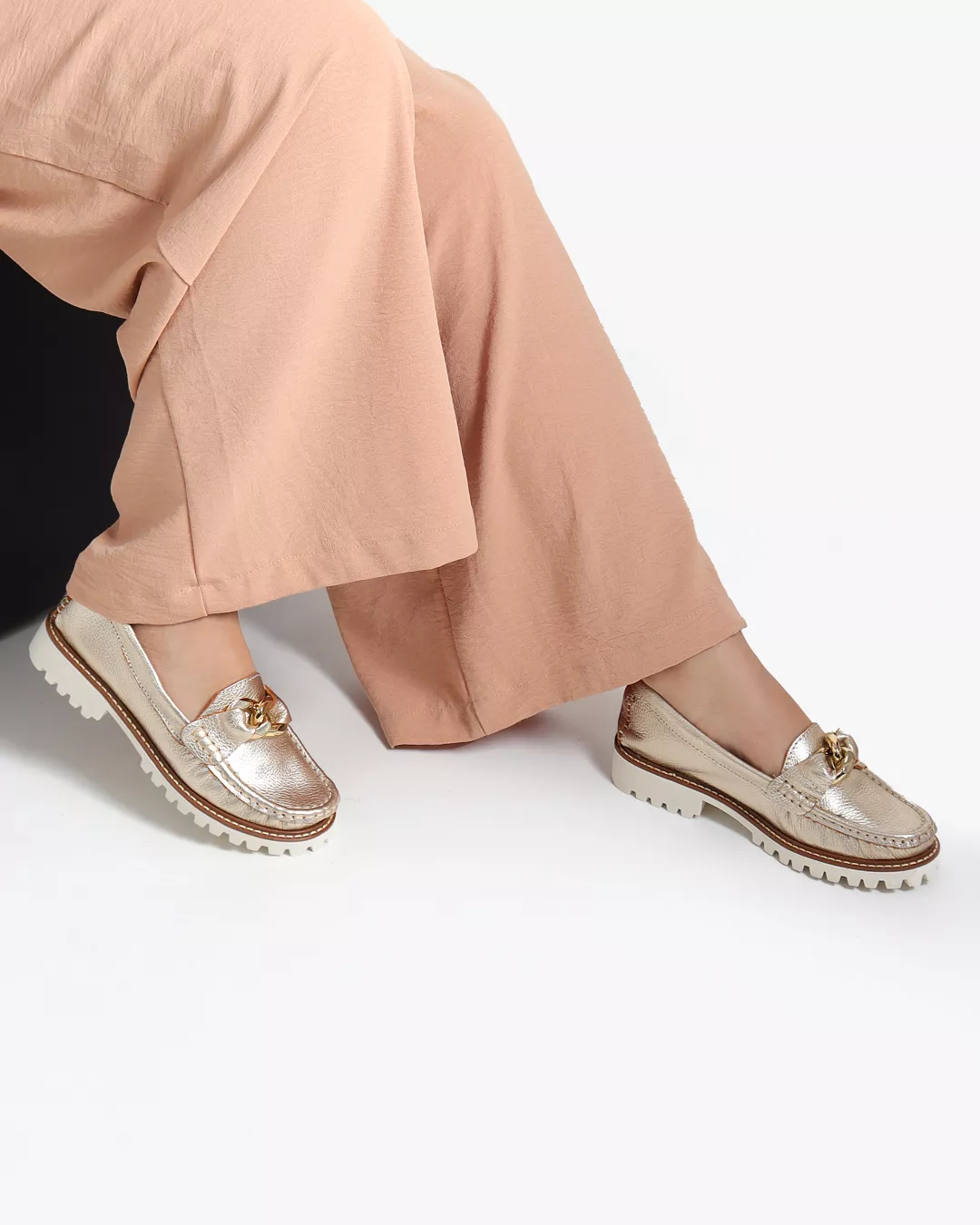 Mocassim Feminino Com Fivela Ouro - Malta Shoes