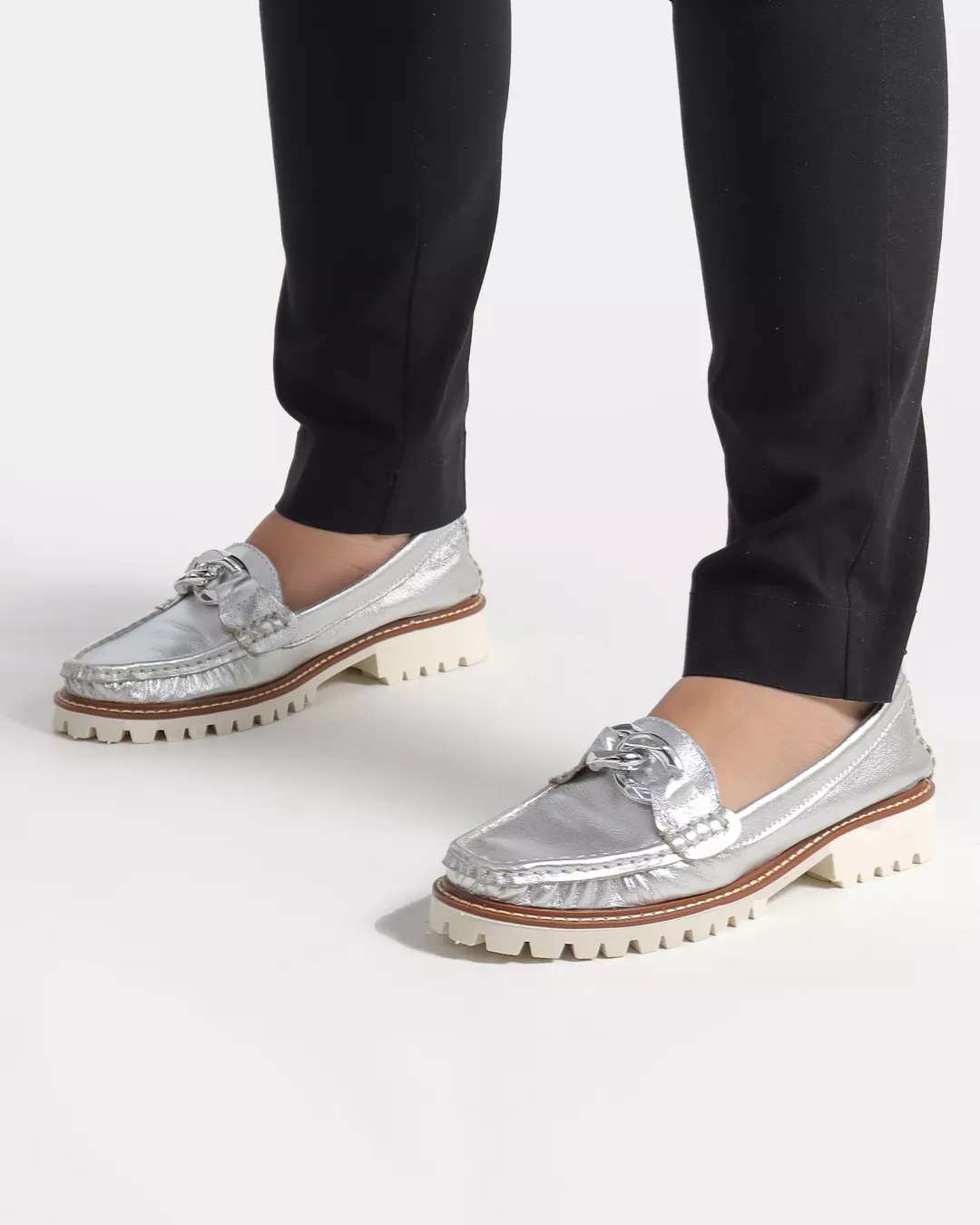 Mocassim Feminino Com Fivela Prata - Malta Shoes