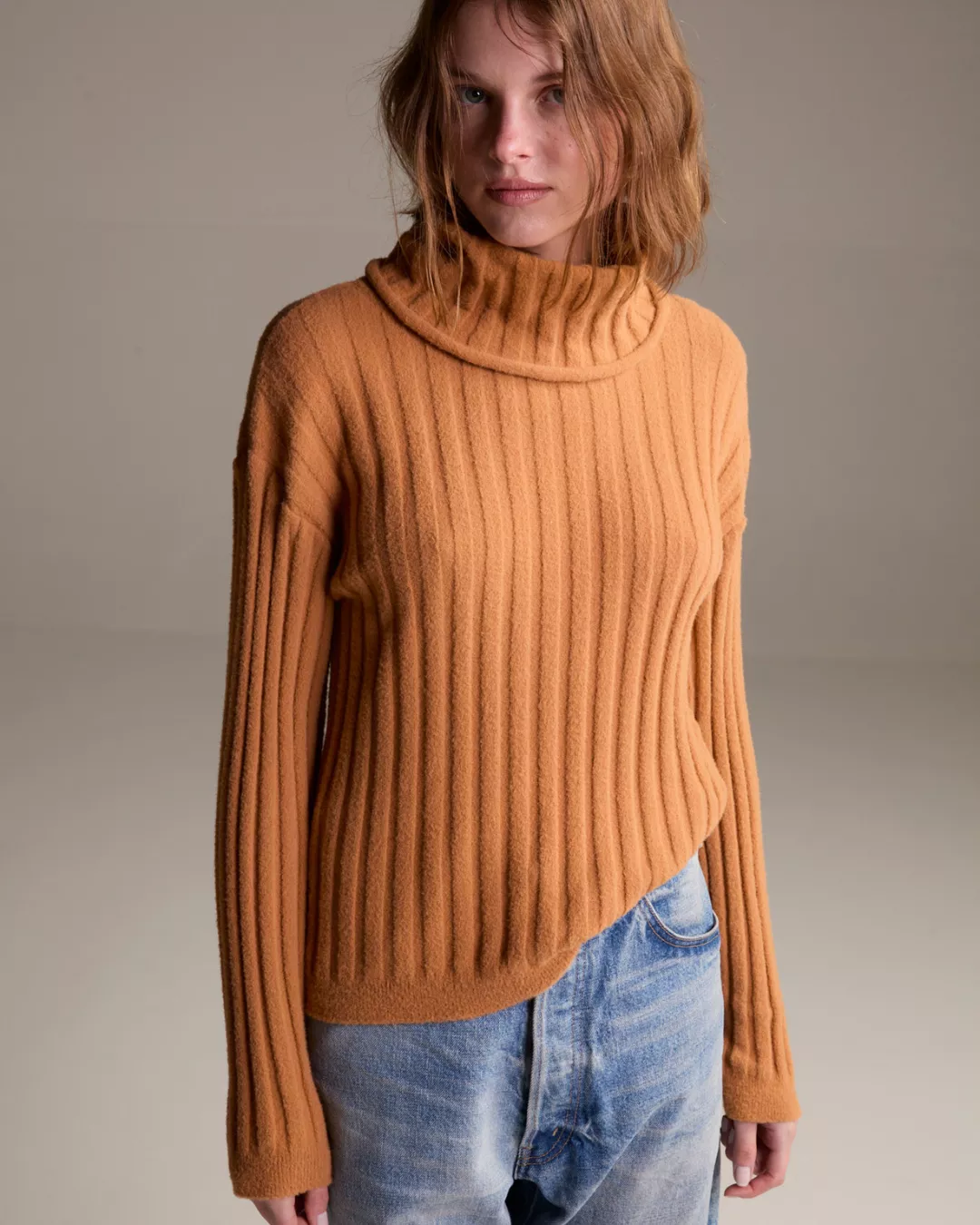 Pull Ritmo Fio Pluma Caramelo - Maria Pavan