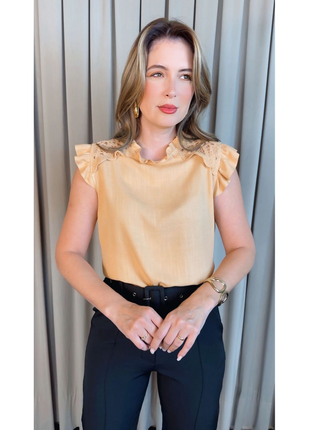 Blusa Feminina com Aplicação em Cro... - D'Menina