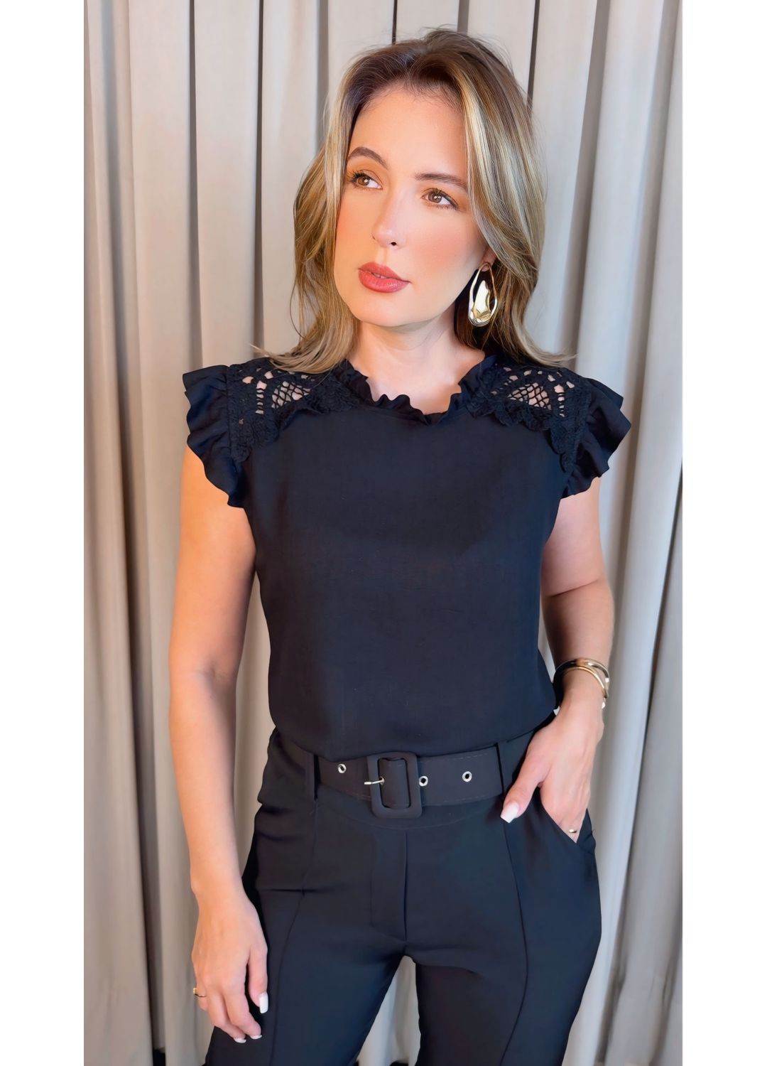 Blusa Feminina com Aplicação em Cro... - D'Menina