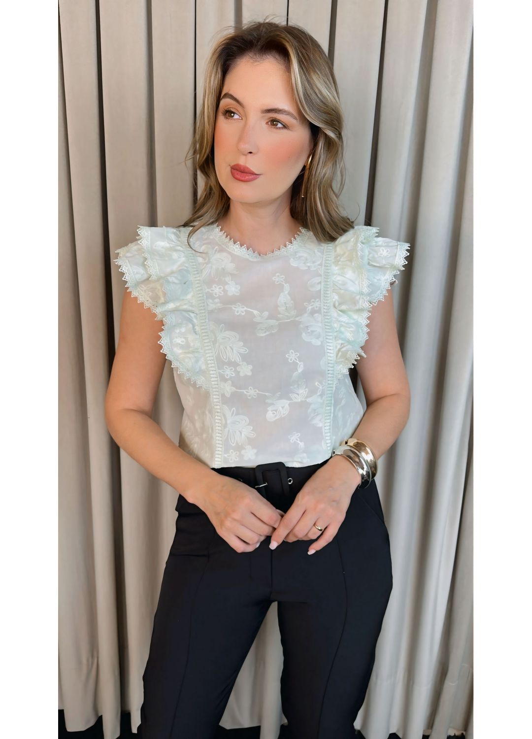 Blusa Feminina Delicada Bordada - V... - D'Menina