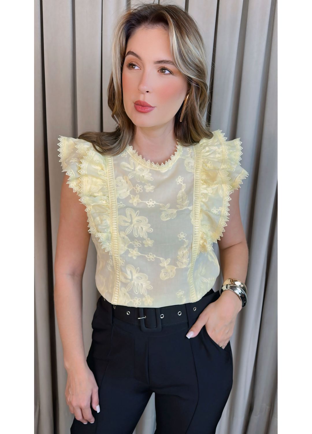 Blusa Feminina Delicada Bordada - A... - D'Menina
