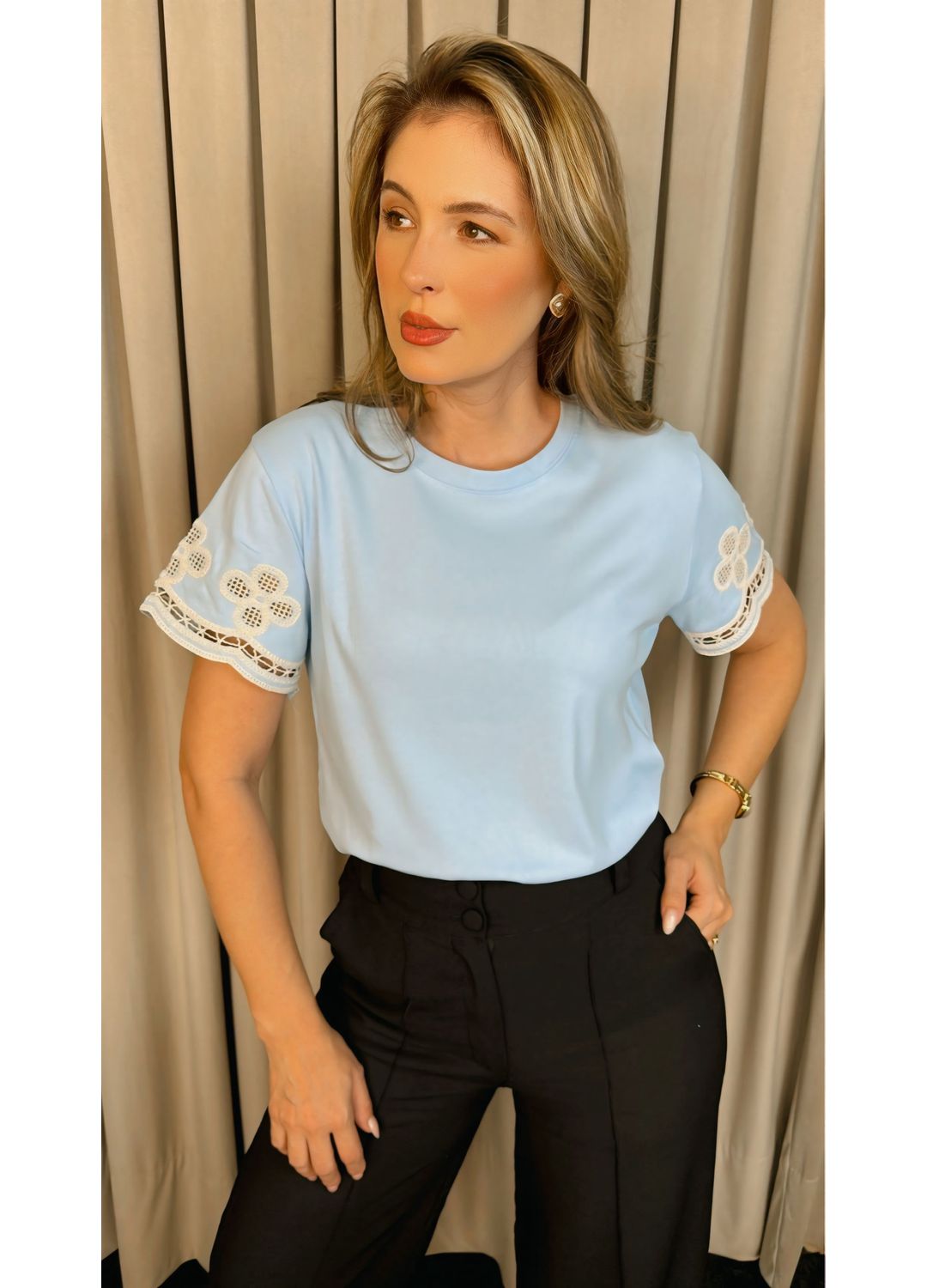 Plus - Blusa Feminina Manga Bordada... - D'Menina
