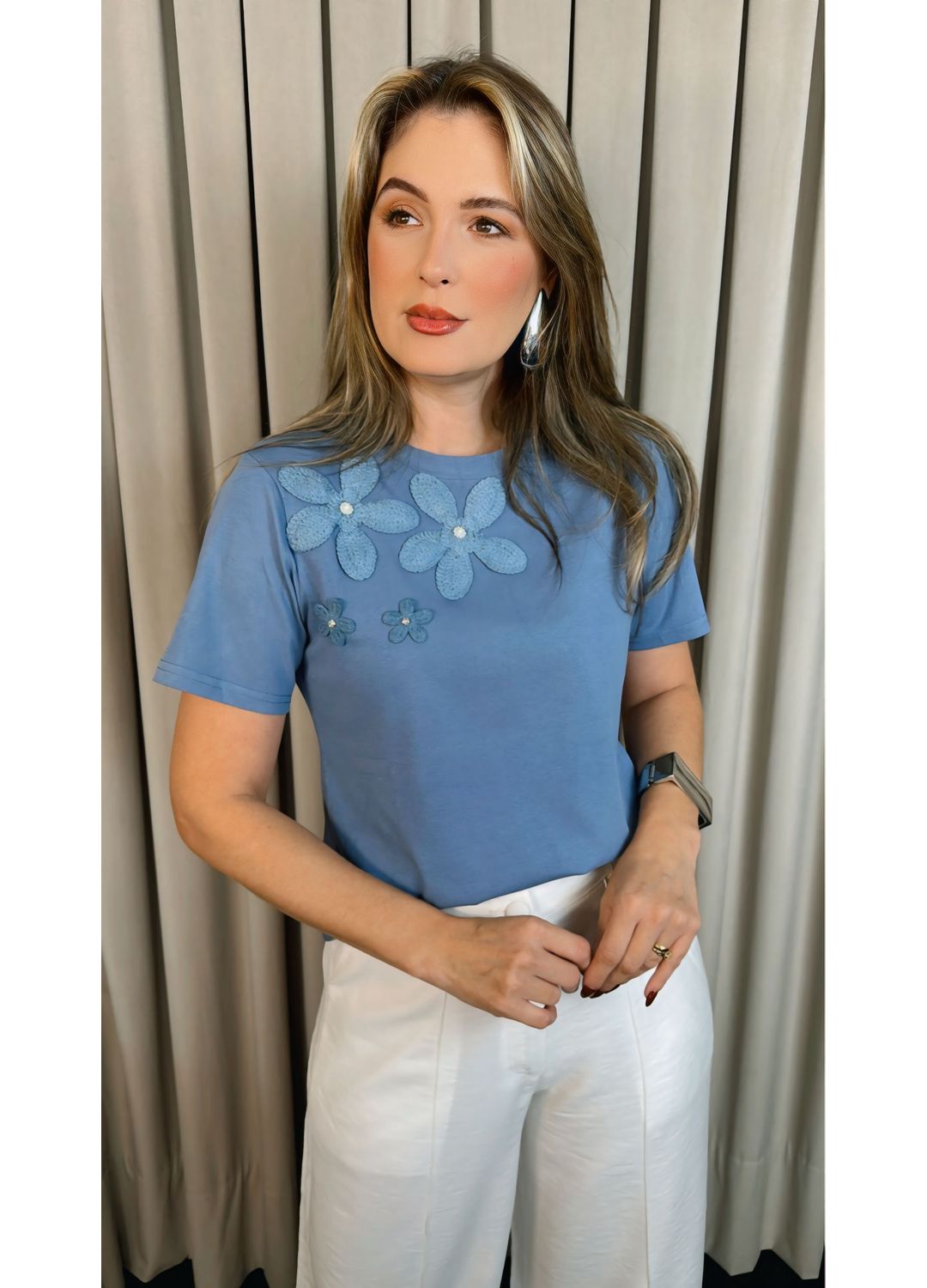 T-shirt Feminina Com Detalhe Flor -... - D'Menina