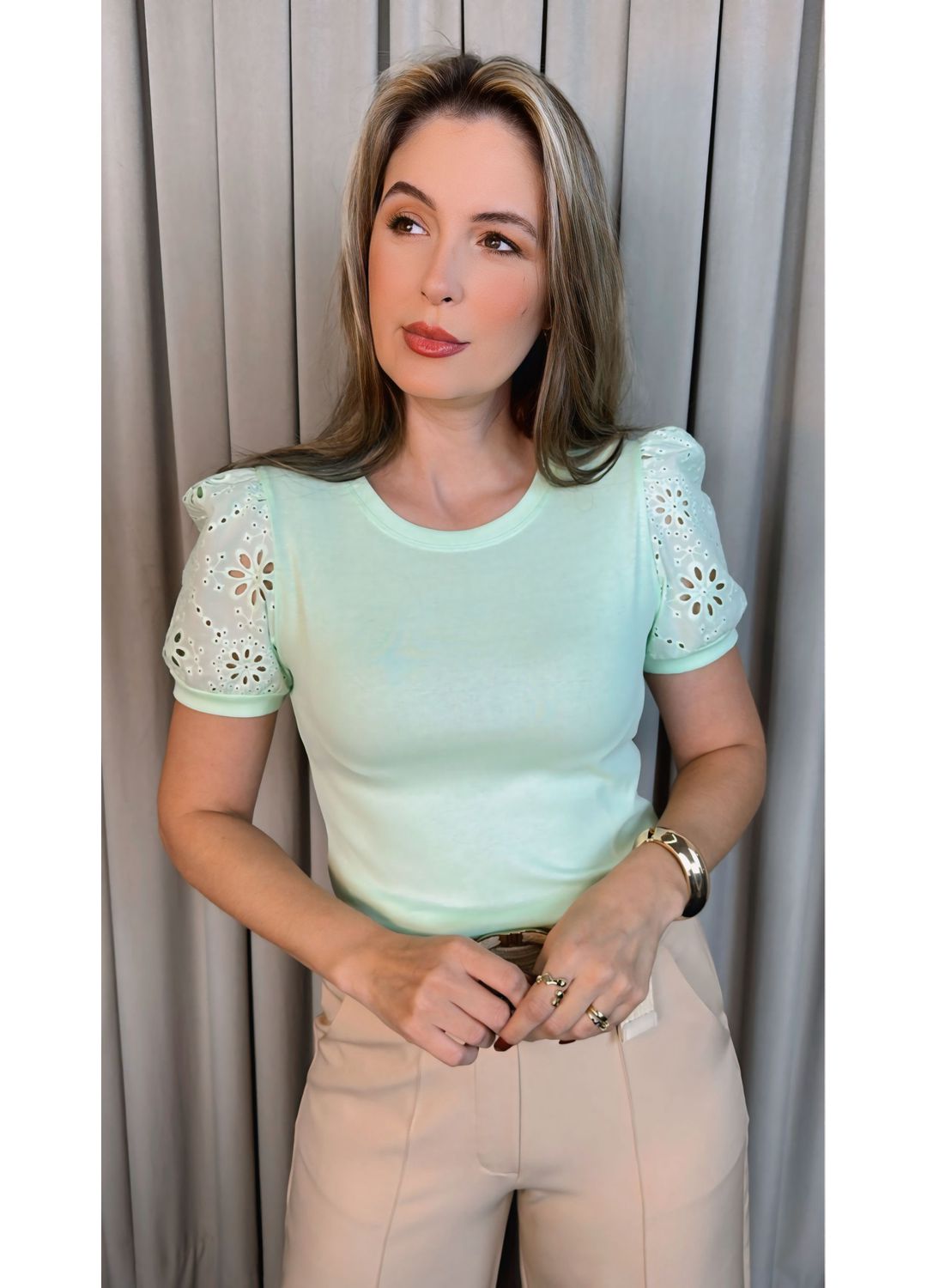 T-shirt Feminina Com Detalhe Na Man... - D'Menina