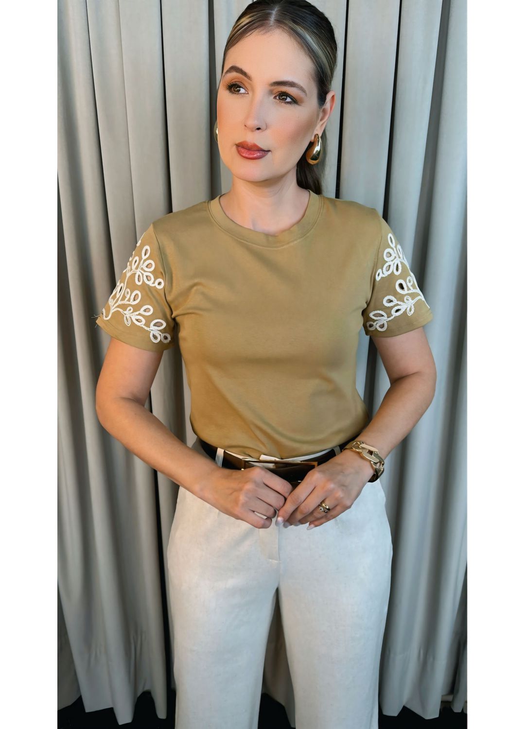 T-Shirt Feminina Manga Bordada - Nu... - D'Menina