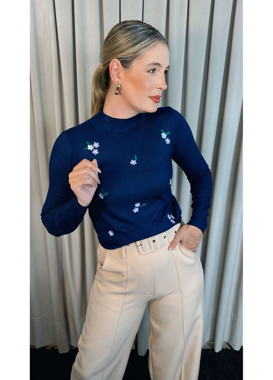 Blusa Feminina Em Tricô Com Aplicaç... - D'Menina