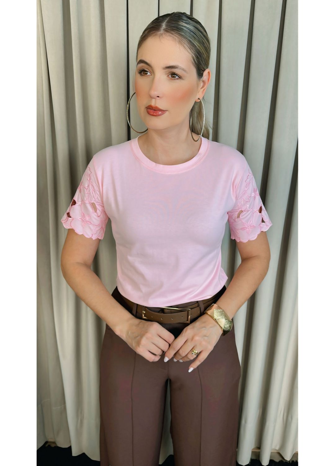 T-Shirt Feminina Manga Bordada Flor... - D'Menina