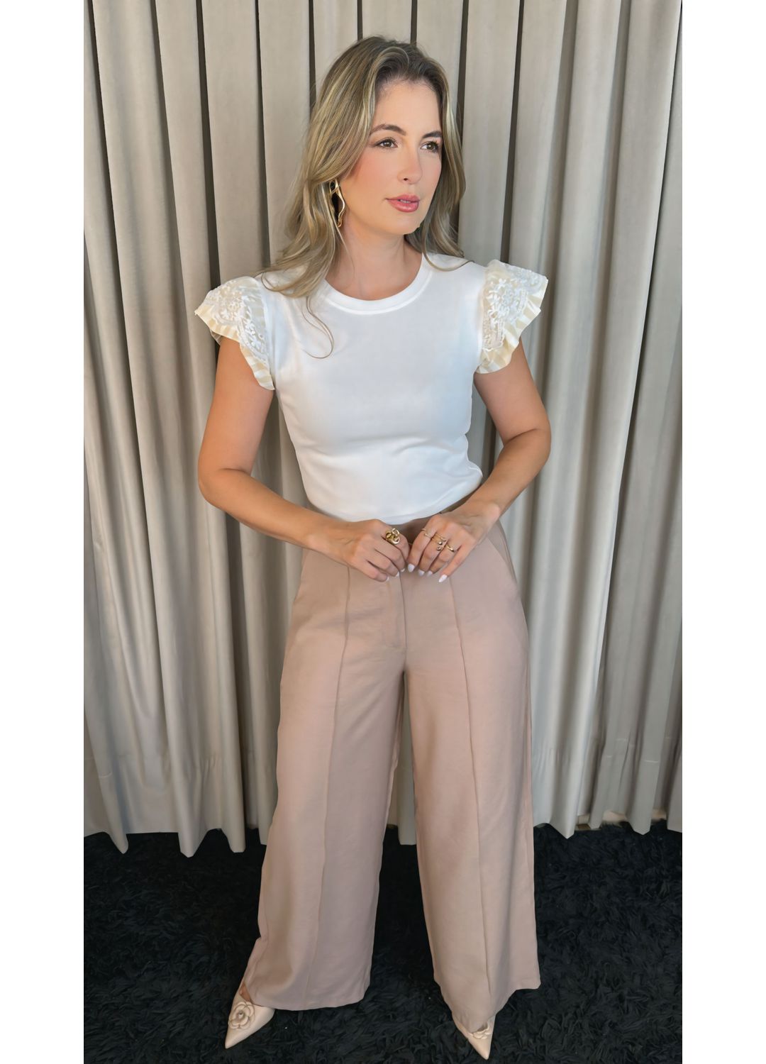 T-shirt Feminina Com Detalhe Na Man... - D'Menina