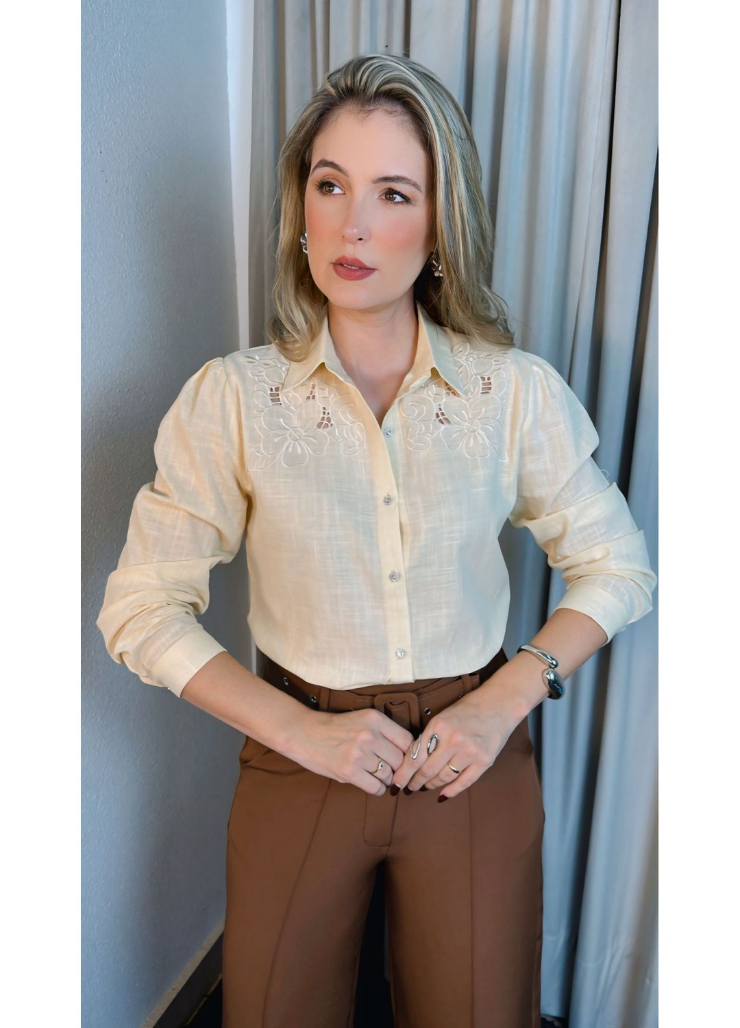 Camisa Feminina Bordada Manga Longa... - D'Menina