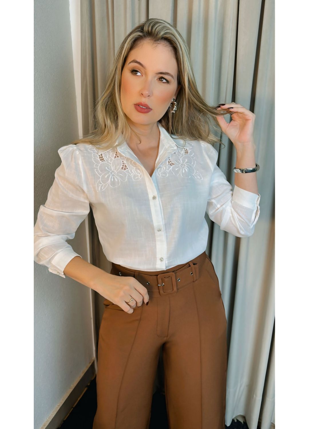 Camisa Feminina Bordada Manga Longa... - D'Menina