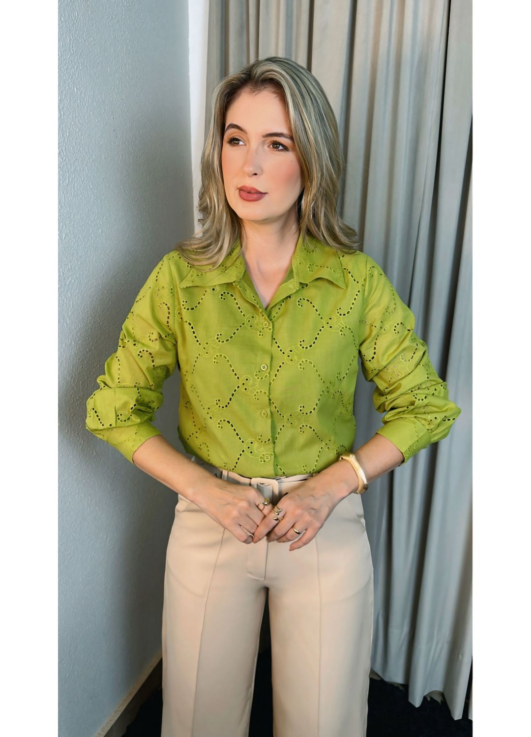 Camisa Feminina Em Lese Bordada Man... - D'Menina