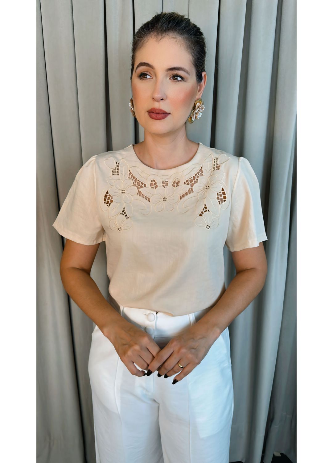 Blusa Feminina Bordada Elegância e ... - D'Menina