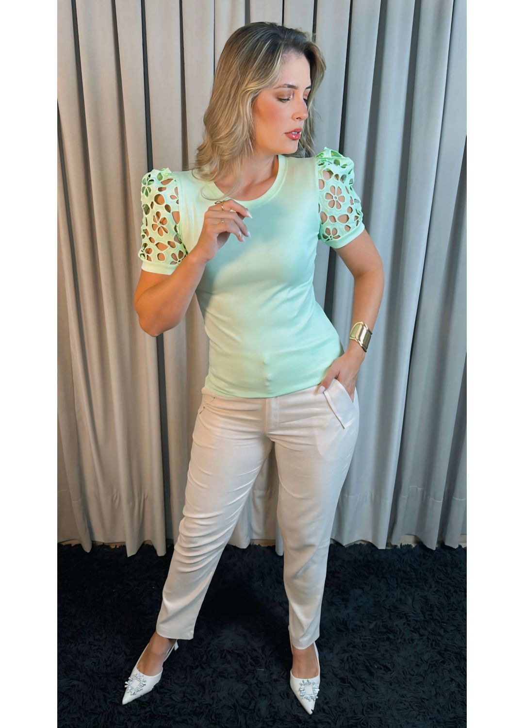 T-shirt Feminina Com Detalhe Na Man... - D'Menina
