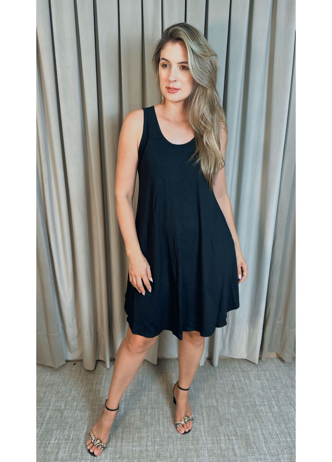 Vestido em Malha Trapezio - Preto - D'Menina