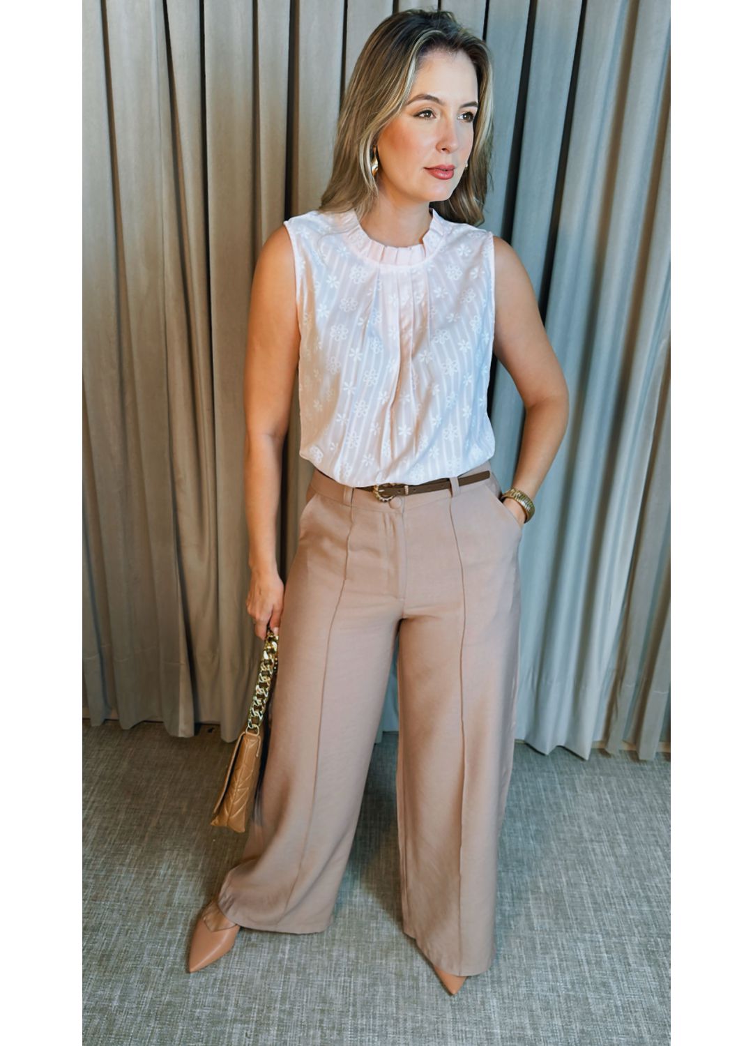 Blusa Classica e Elegante Gola Plis... - D'Menina