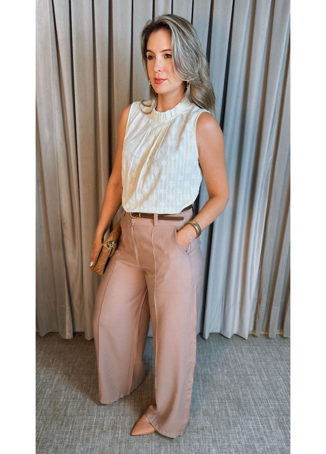 Blusa Classica e Elegante Gola Plis... - D'Menina