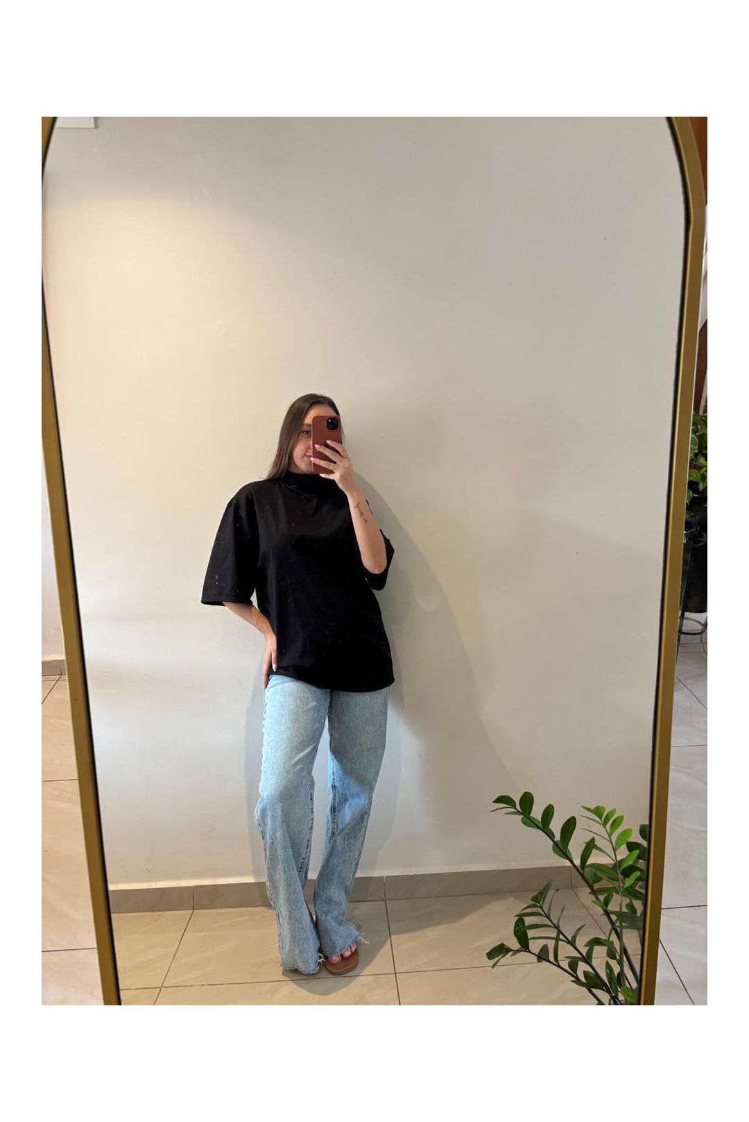 T-SHIRT OVERSIZED ROMA PRETA - Milla