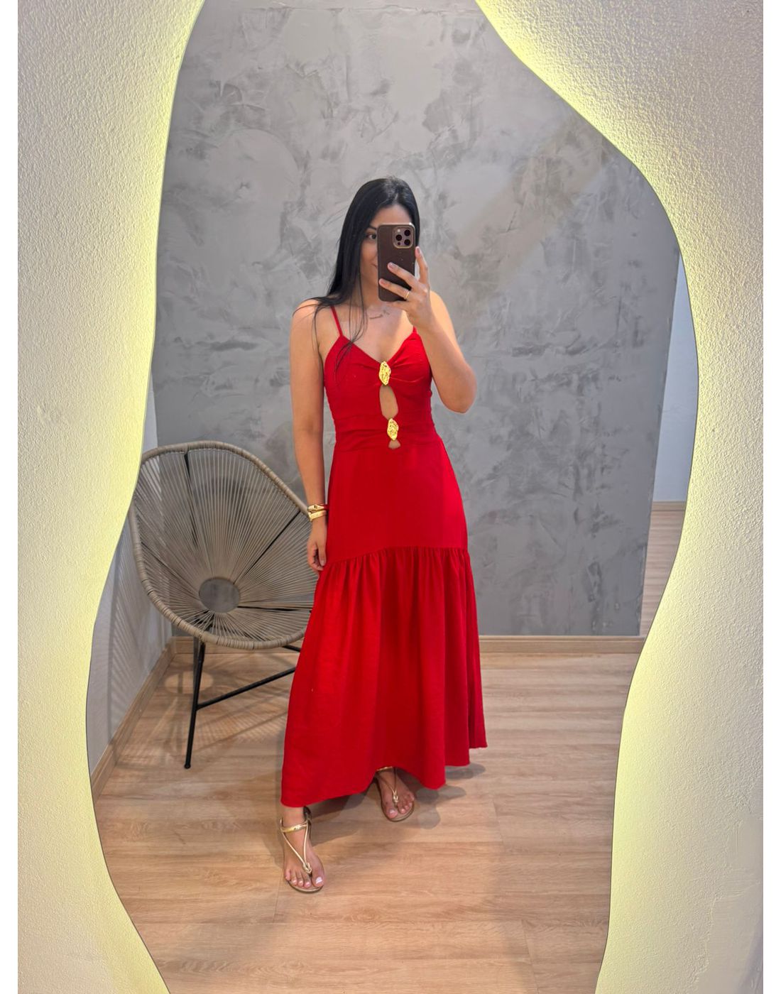 VESTIDO VERMELHO COM DETALHE MARTELADO