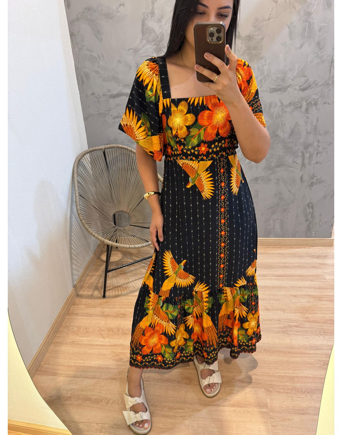 VESTIDO JARDIM ESTAMPADO FUNDO PRETO