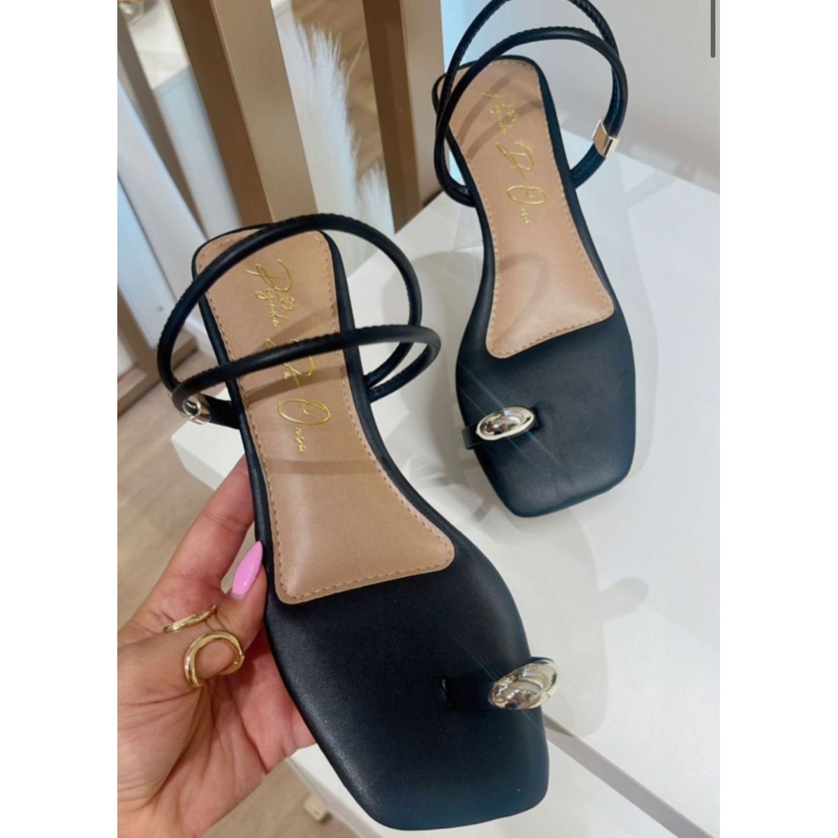 Sandália Rasteira Preta