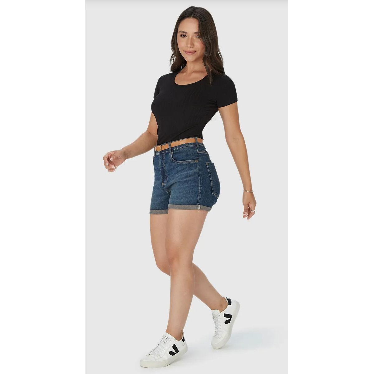 Bermuda Feminina Boyfriend Com Cinto Em Jeans Elas... - Fátima Modas