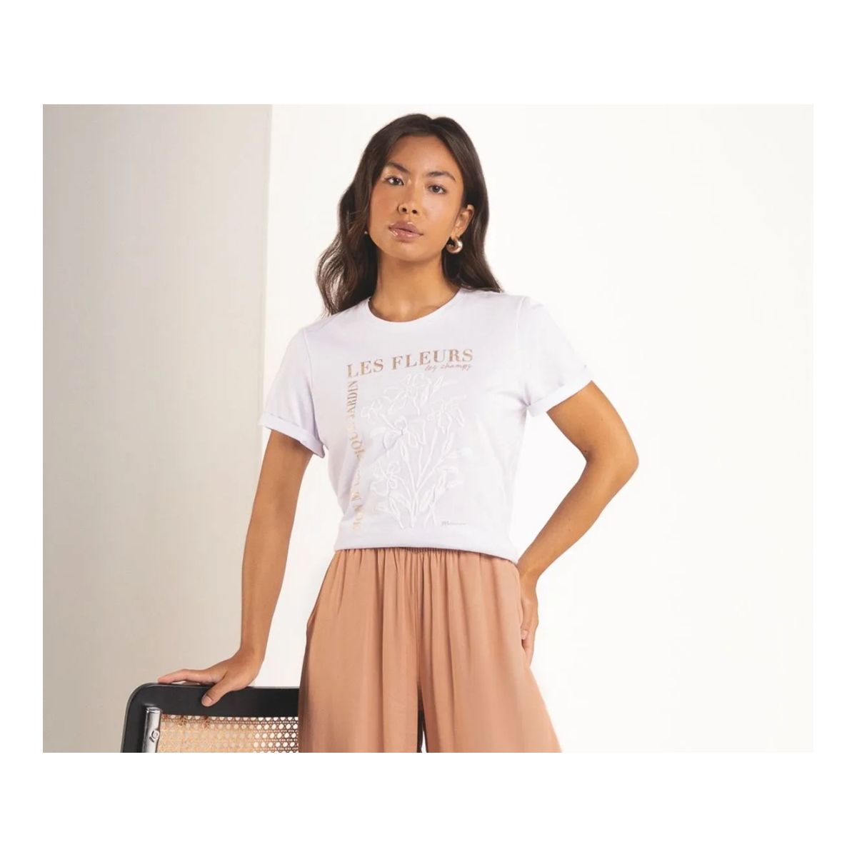 T-Shirt Feminina Estampada Les Fleurs Marialícia B... - Fátima Modas