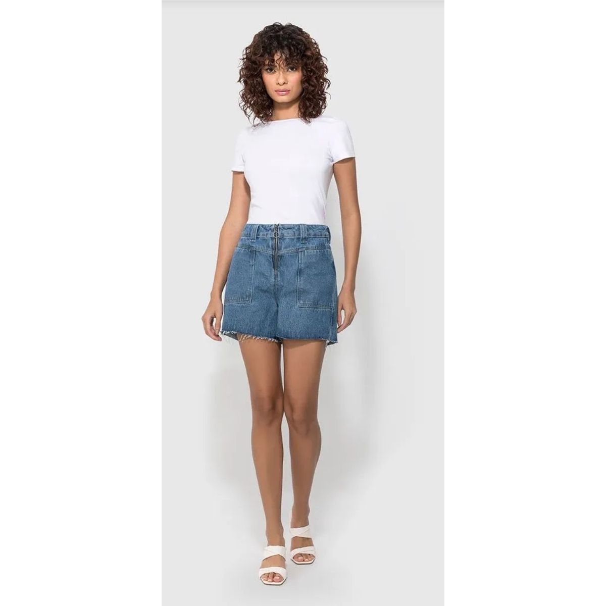 Shorts Feminino Mom Recorte E Barra Desfiada Em Je... - Fátima Modas
