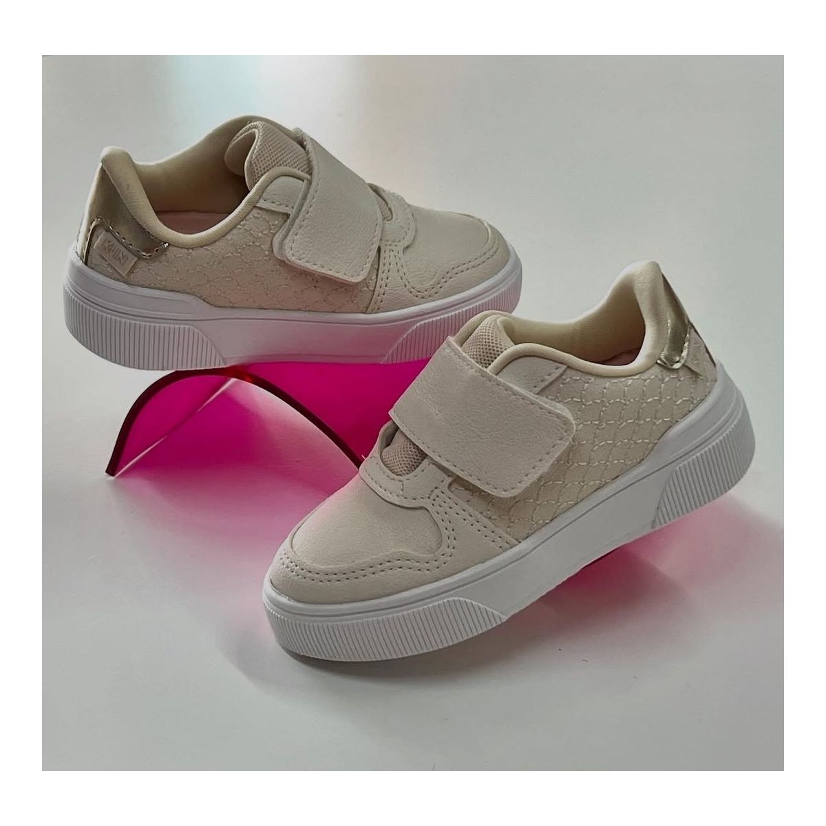 Tênis Klin Sky Infantil Off White e Dourado - Fátima Modas