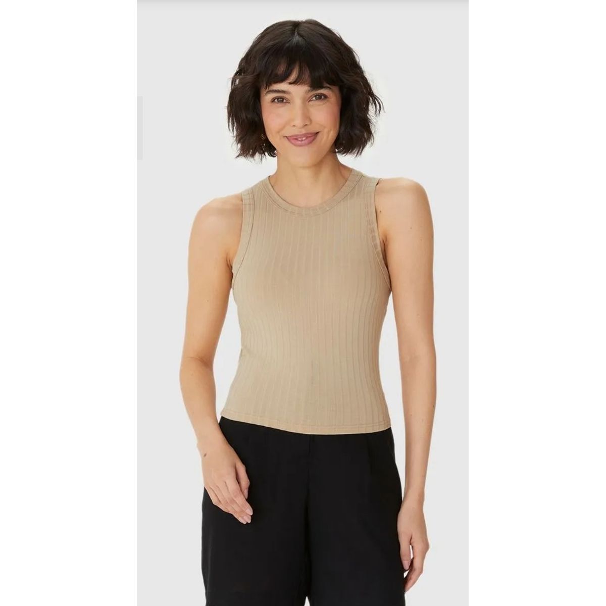 Regata Básica Feminina Long Cropped Em Malha Canel... - Fátima Modas