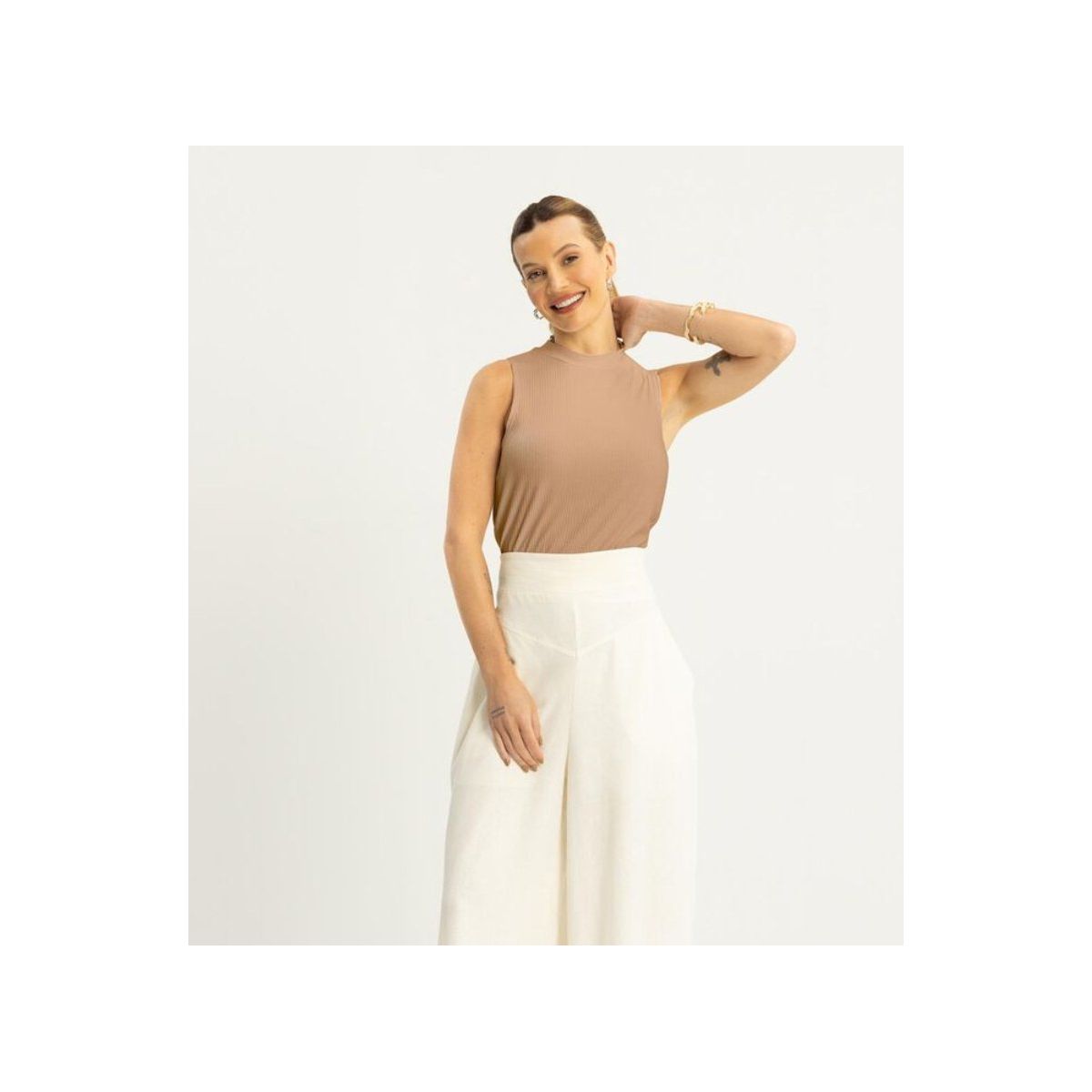 Blusa Cropped Básica Com Gola Alta Em Malha Canela... - Fátima Modas