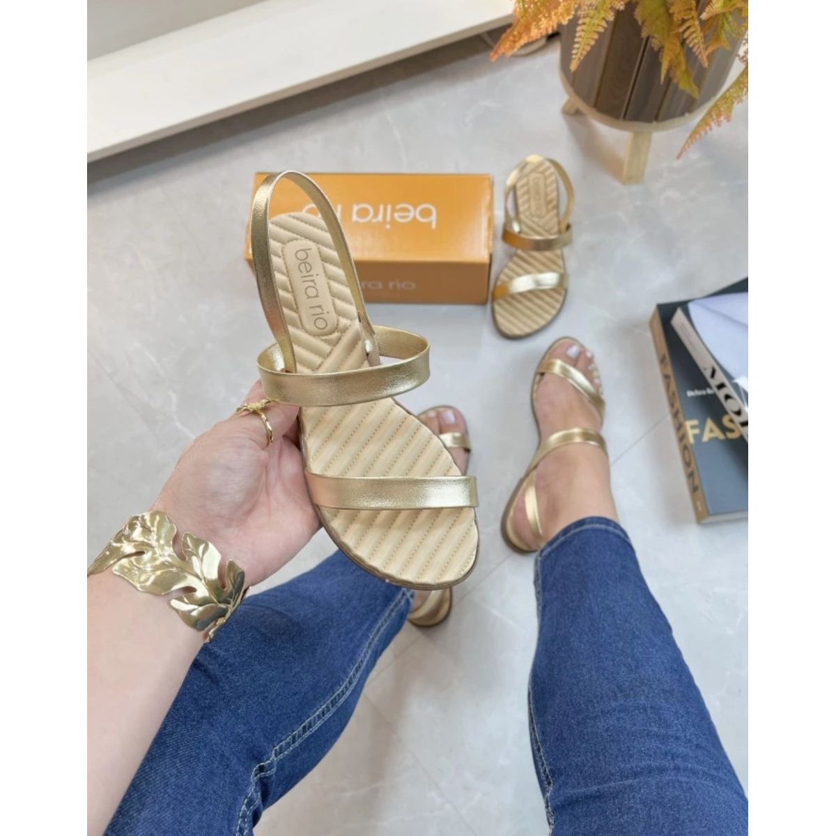 SANDÁLIA BEIRA RIO LAÍS OURO 8519113 - Fátima Modas