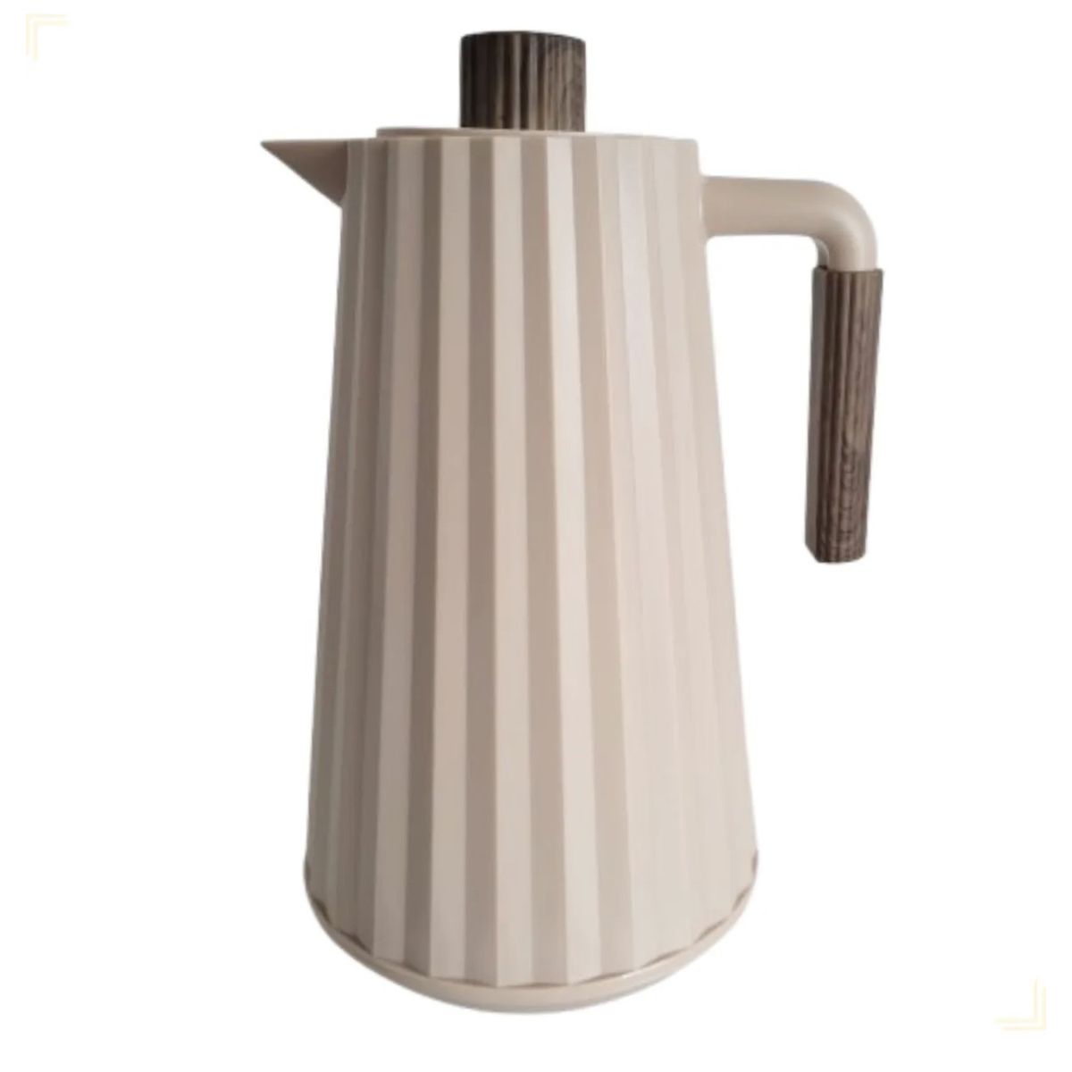 garrafa cor fendi com acabamento marrom 