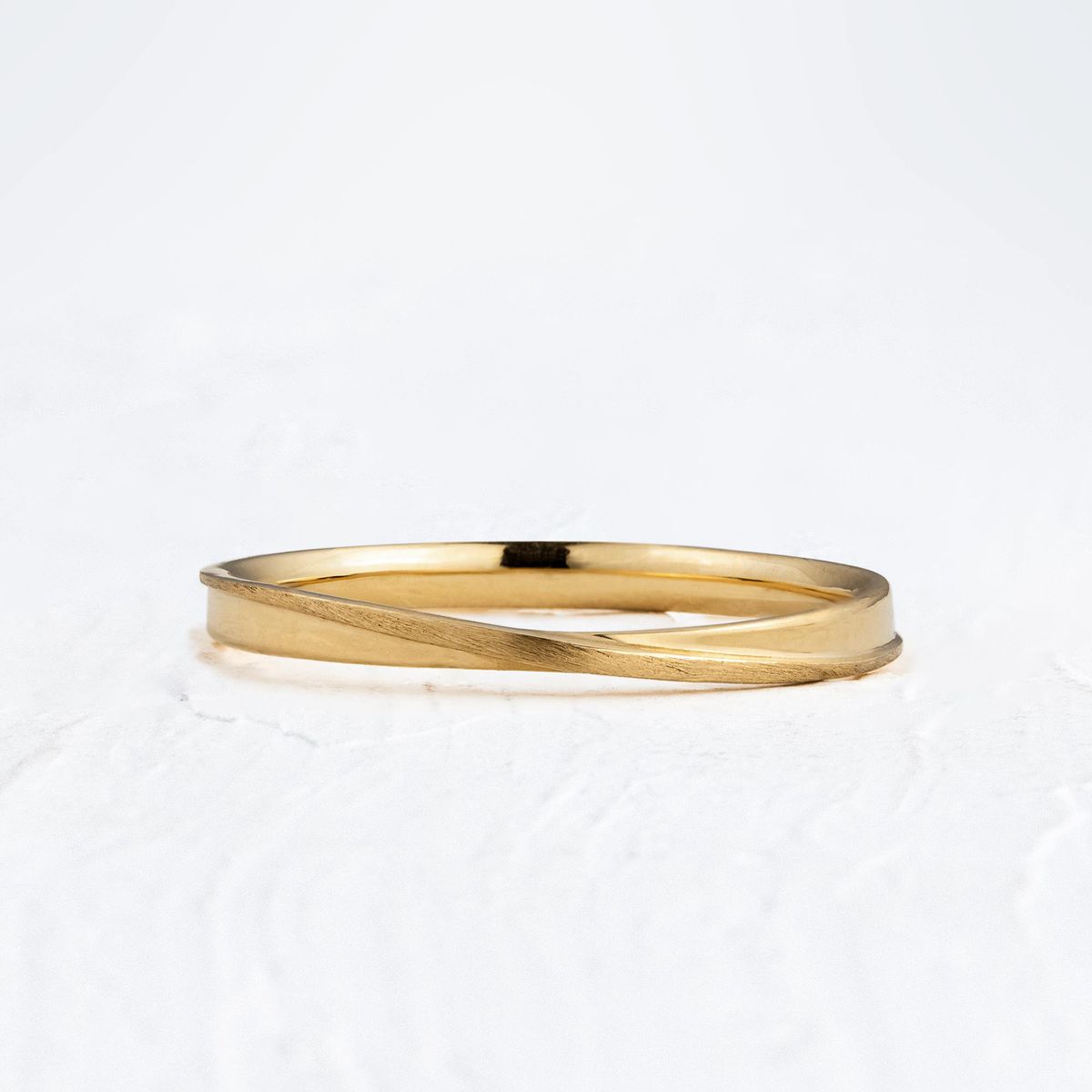 Aliança de Casamento em Ouro Curvas 2mm - Unidade - Rosê & Co.