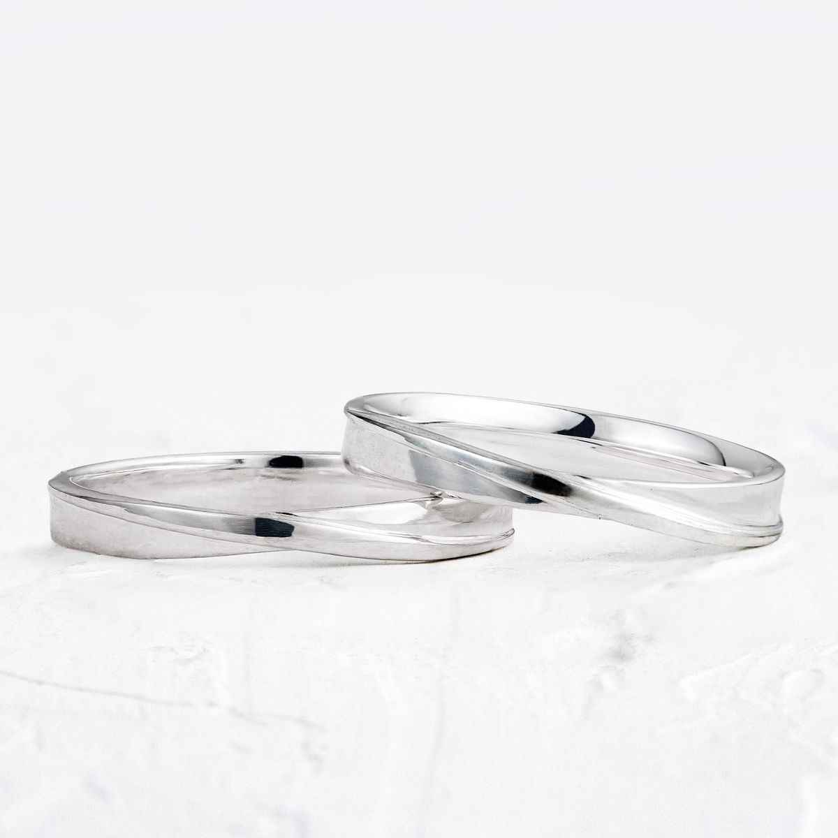 Aliança de Namoro em Prata esterlina 925 3mm Curvas - Par - Rosê & Co.