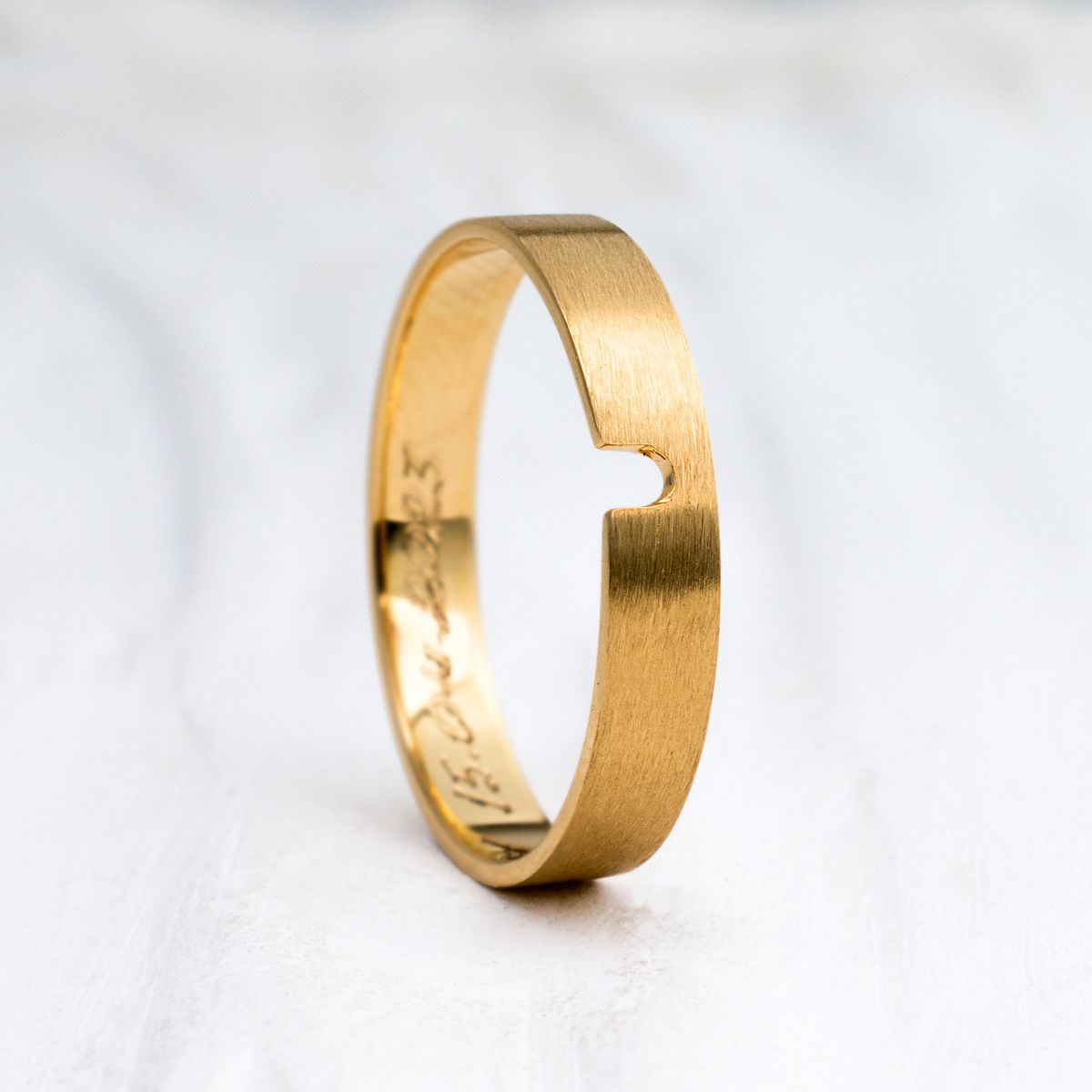 Aliança de Casamento Fosca em Ouro 3,5mm Acabamento Acetinada e Corte Circular Alma - Unidade - Rosê & Co.