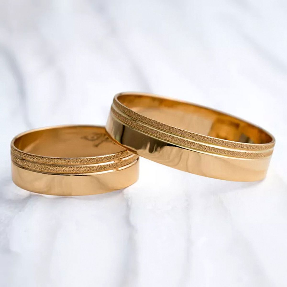 Aliança de Casamento em Ouro 5mm Friso Diamantado Caribe - Par - Rosê & Co.