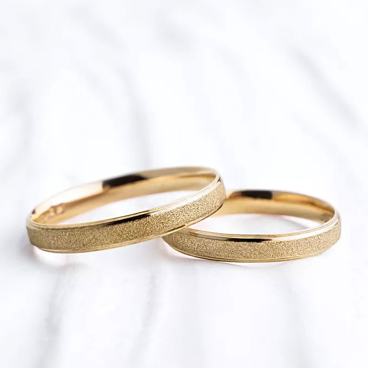 Aliança de Casamento em Ouro 3mm Diamantado Fiora - Par - Rosê & Co.