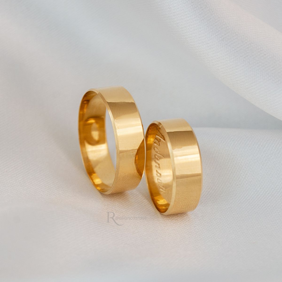 Aliança de Casamento em Ouro 6mm Chanfrado Lucy - Par - Rosê & Co.