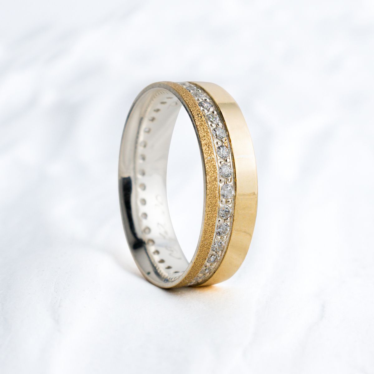 Aliança de Noivado Casamento Revestida em Ouro 6mm Cravação Aurora - Unidade - Rosê & Co.