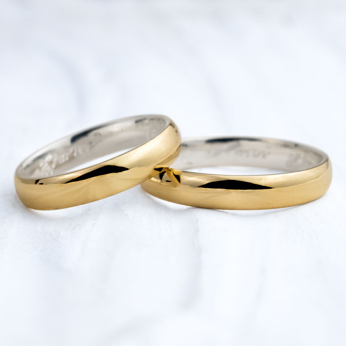 Aliança de Noivado Casamento Revestido em Ouro 4mm Abaulada Classic - Par - Rosê & Co.