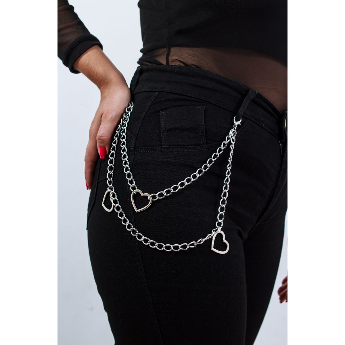 Acessório Corrente Dupla com Três Corações Prateadas para Calça/Saia