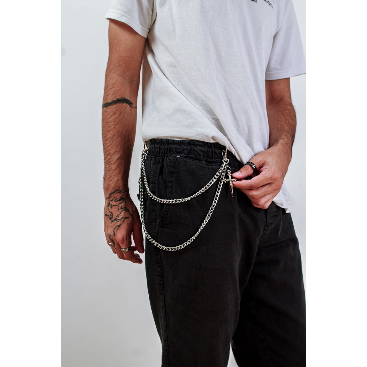 Acessório Corrente Dupla com Pingente Prateado para Calça/Saia