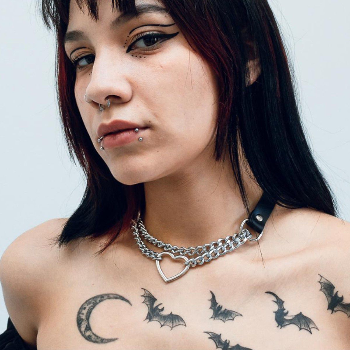 Choker Gargantilha Com Coração e Corrente Prateada