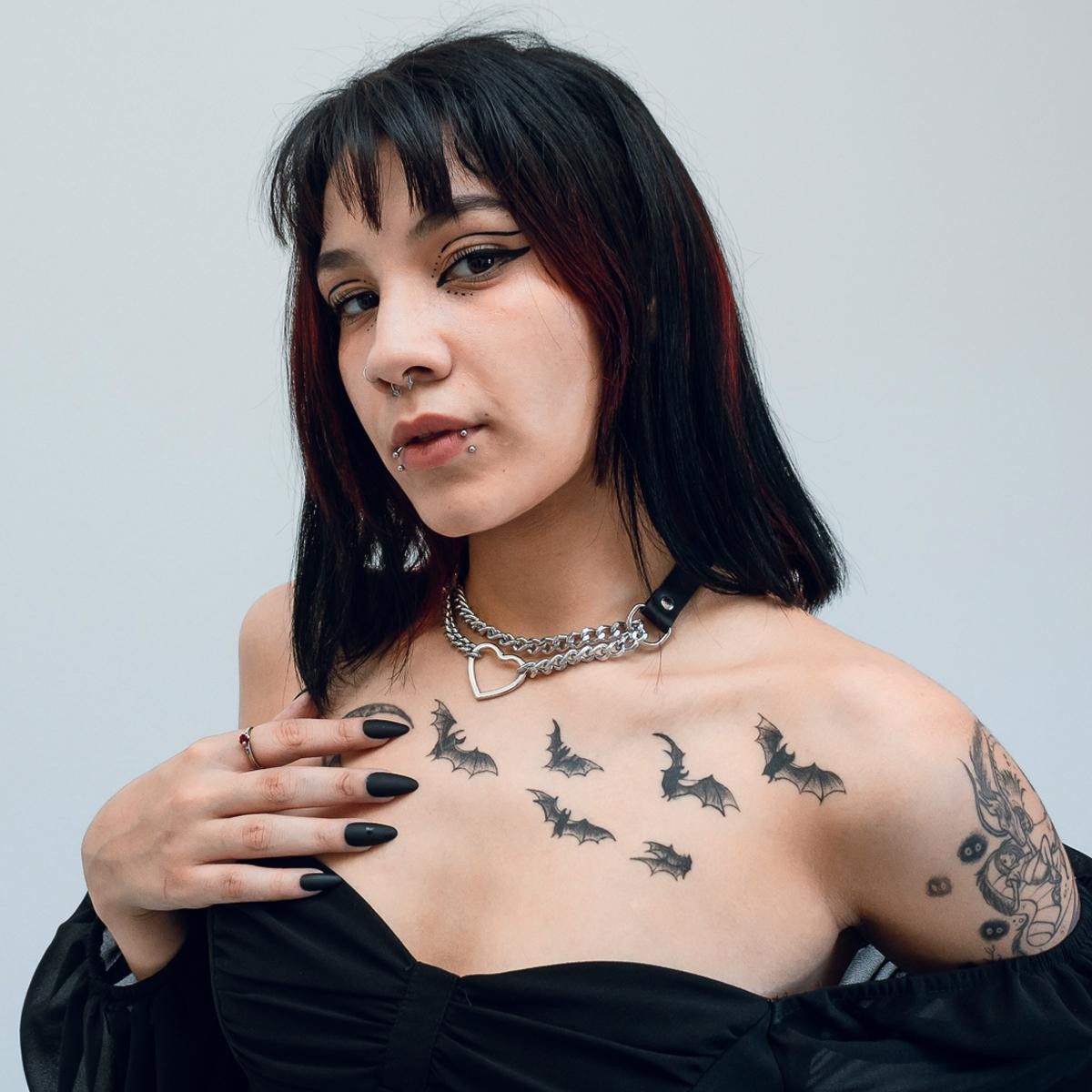 Choker Gargantilha Com Coração e Corrente Prateada