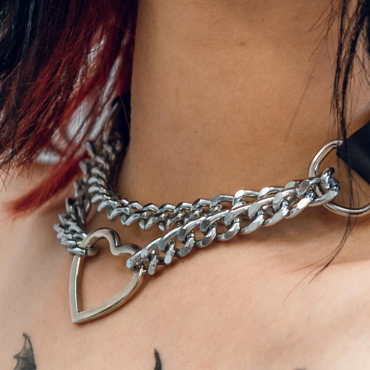 Choker Gargantilha Com Coração e Corrente Prateada