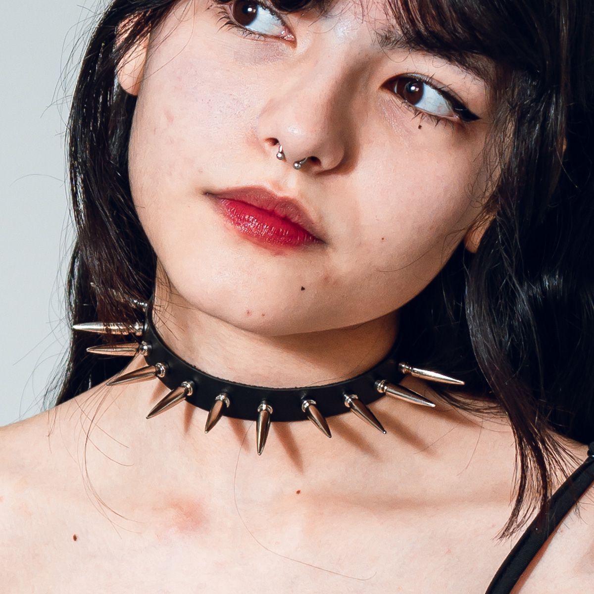 Choker Gargantilha com Spike Grandes e Médios 